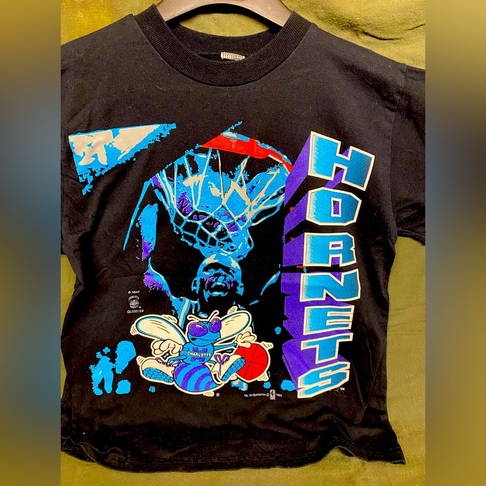 NBAP Vintage 1995 Kids Charlotte Hornets short sleeve tee shirt.